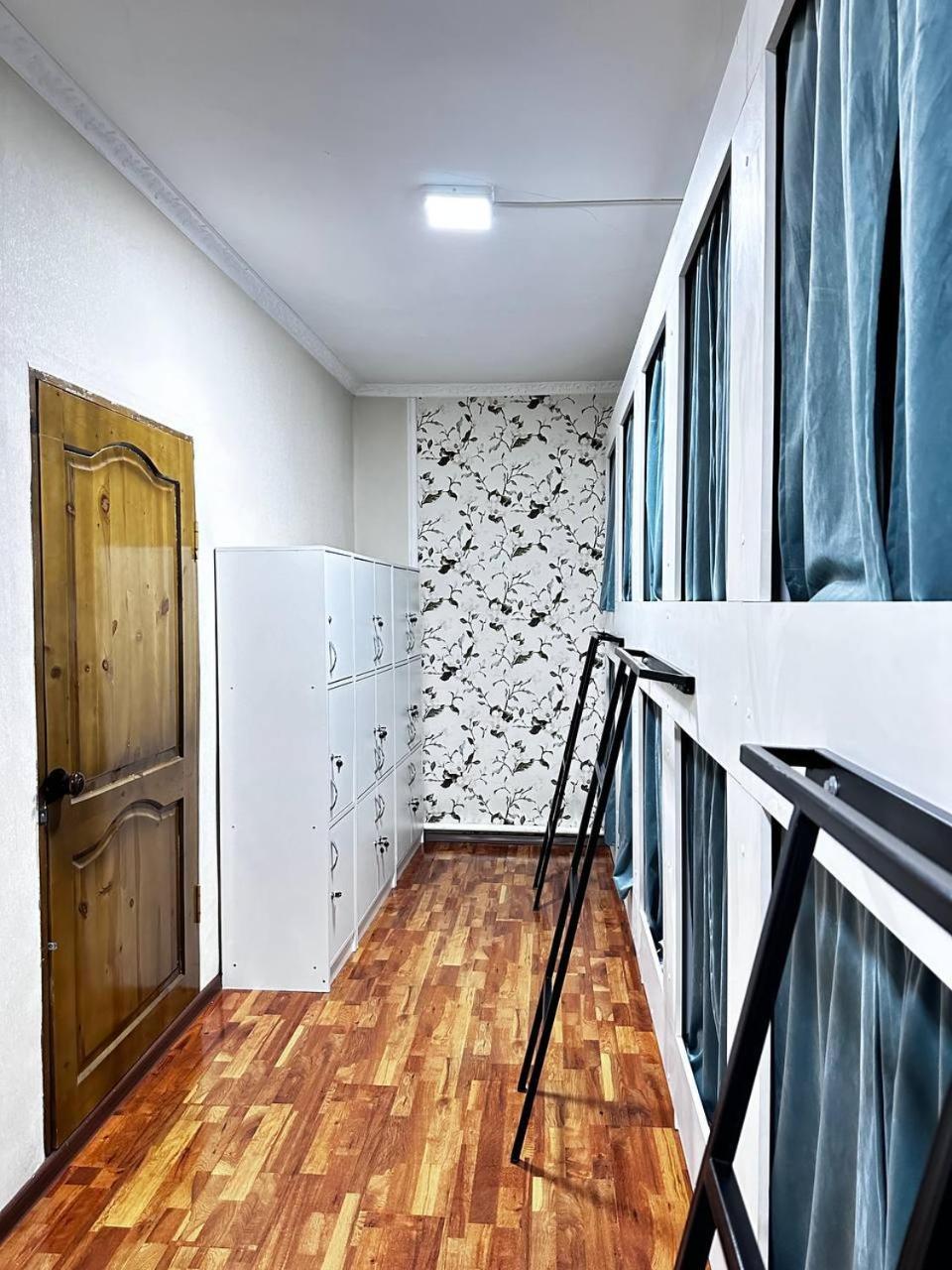 Nomadstan Capsule Hostel 카라콜 외부 사진
