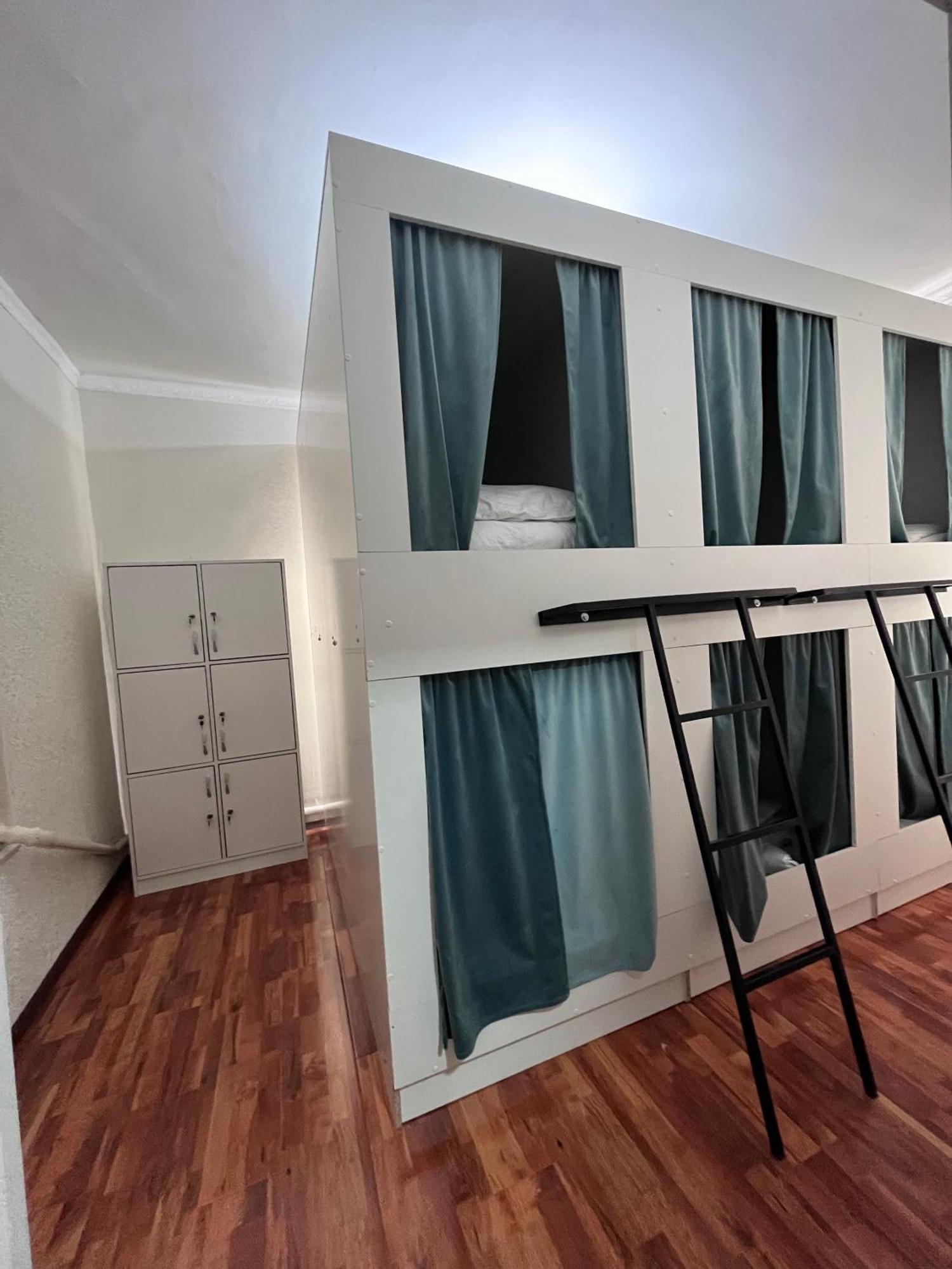 Nomadstan Capsule Hostel 카라콜 외부 사진